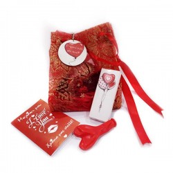 Δώρο με εσώρουχο σε Πουγκί – Χρόνια μας Πολλά