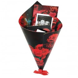 Μπουκέτο Βαλεντίνου με εσώρουχο και δωράκια “Erotic”