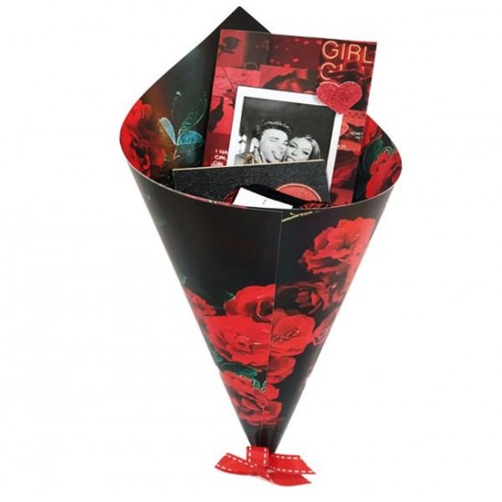 Μπουκέτο Βαλεντίνου με εσώρουχο και δωράκια “Erotic”