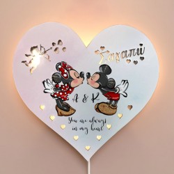 Ξύλινο Φωτιστικό καρδιά – Mickey & Minnie